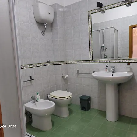Girosa House Apartament *